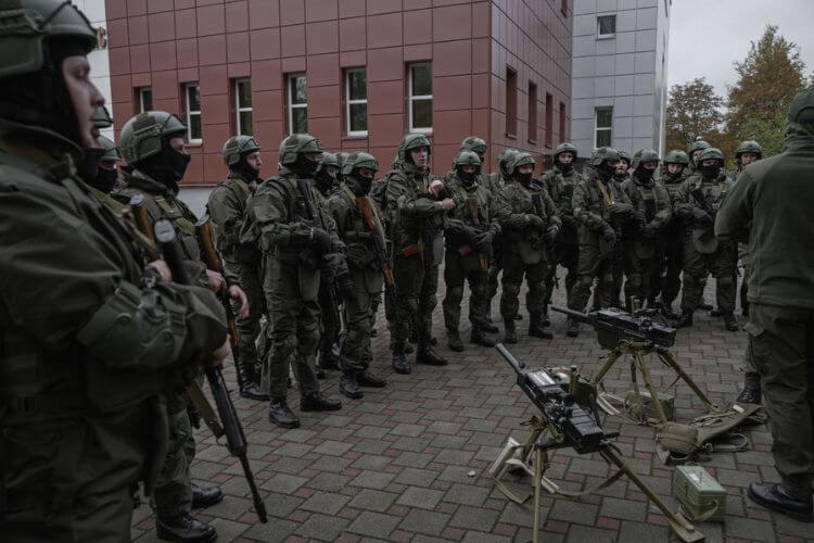 1500 new enforcers, an injury at drills, and “gratitude to Wagner mercenaries”: Karpenkov’s speech at the military unit 3214 leaked