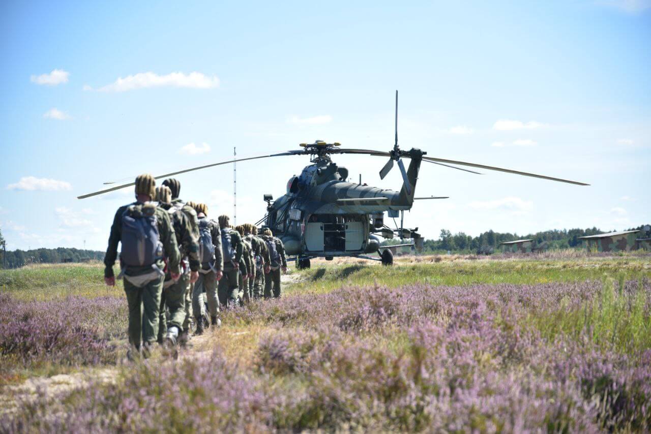 Parachute jumps at the Brestski training ground, August 2024