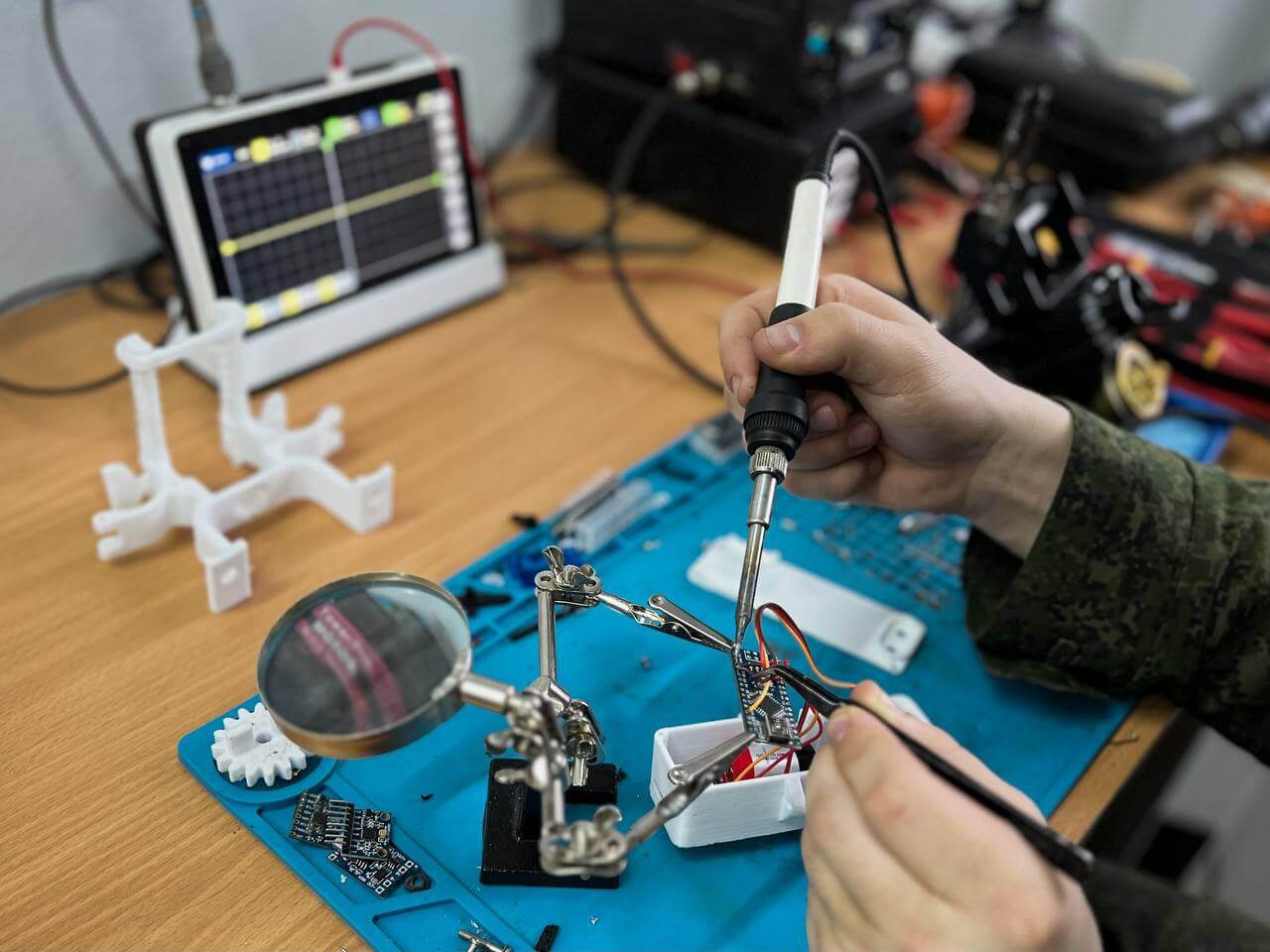 Usage of drones in the Ground Forces: establishment of infrastructure for the training of operators and development of their own drones